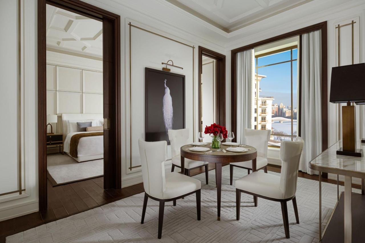 The St. Regis Astana Hotel Ngoại thất bức ảnh Interior of a suite