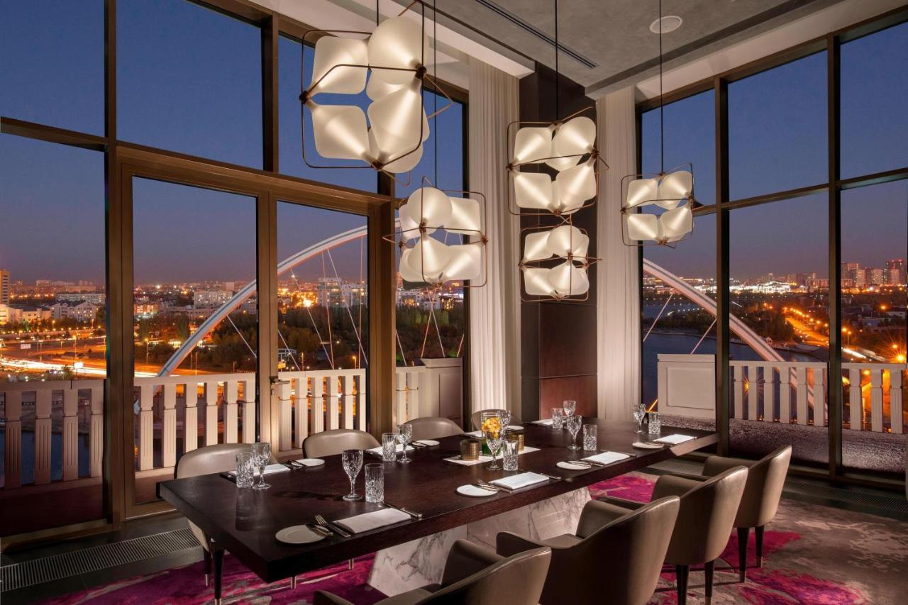 The St. Regis Astana Hotel Ngoại thất bức ảnh The dining room at the 101
